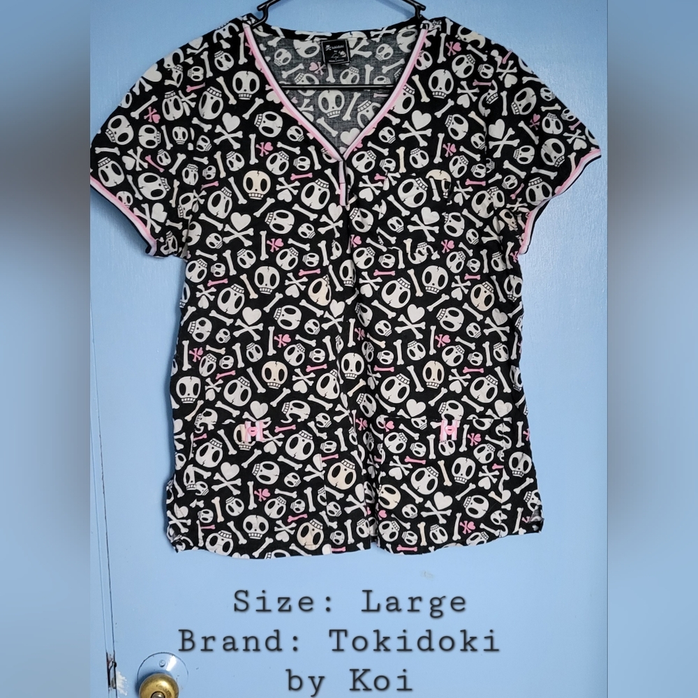Tokidoki by Koi scrub top: Large/Black